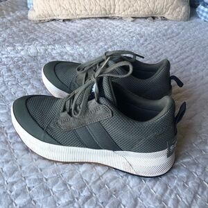 SOREL Out and About Sneakers- Women’s Size 8.5